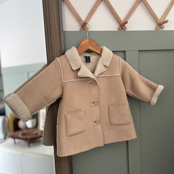 GAP faux suede Sherpa toddler coat - Picture 3 of 5